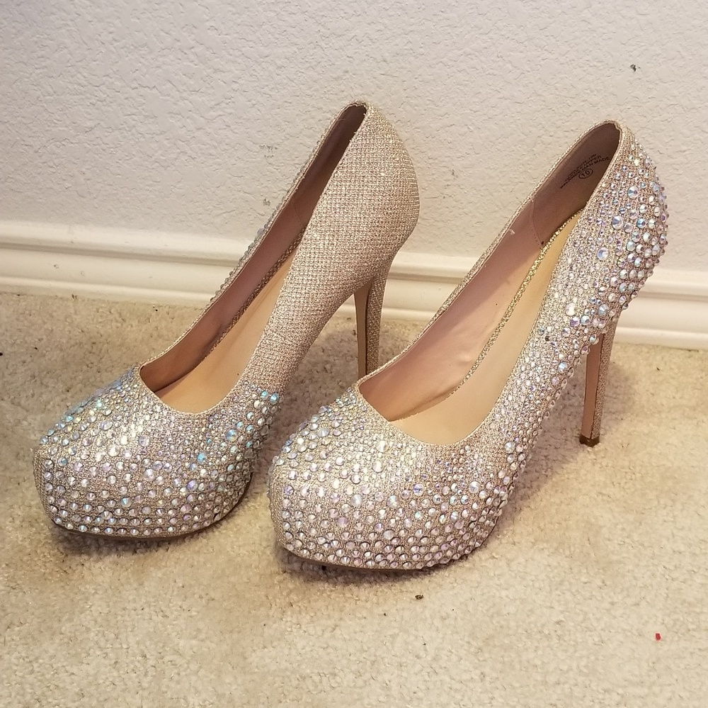 Shoes - Picture 2 of 4